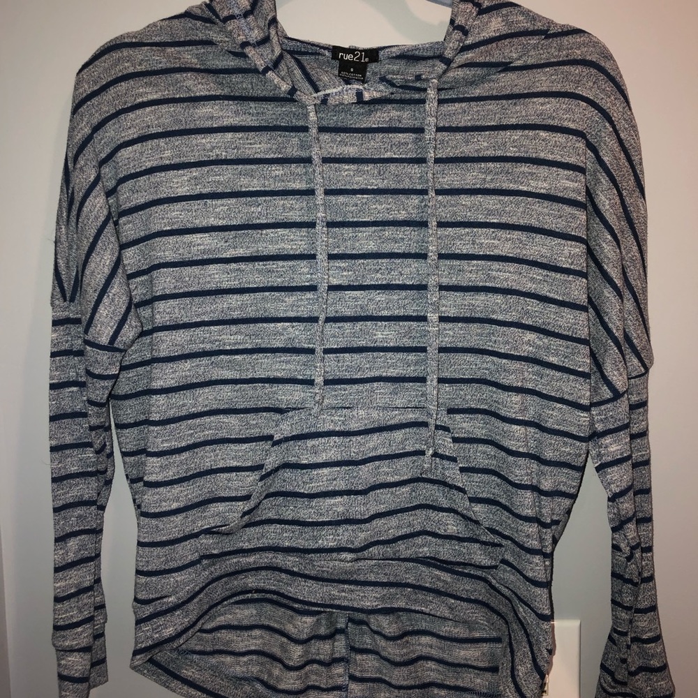 ⭐️3/$30 Rue 21 striped cropped hoodie